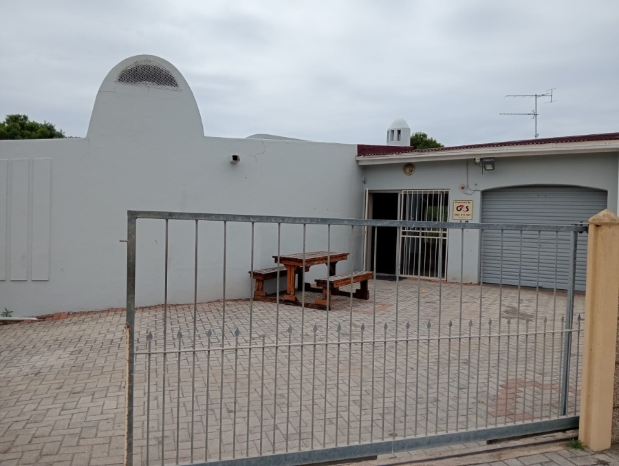 To Let 3 Bedroom Property for Rent in Aston Bay Eastern Cape